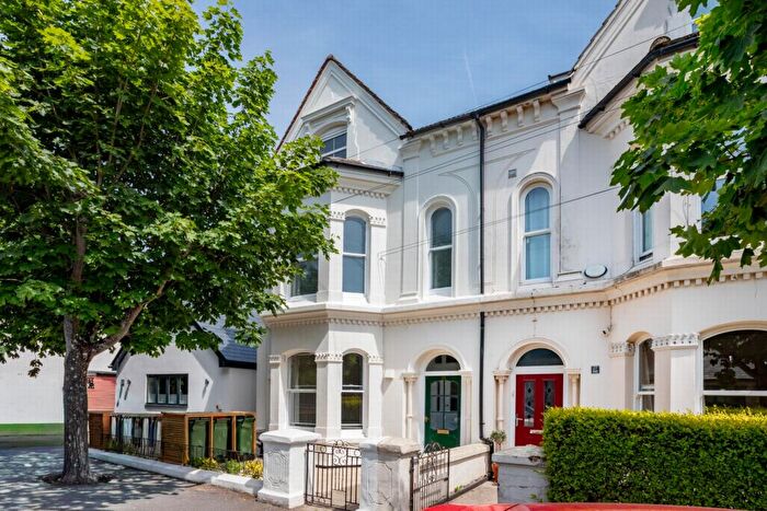2 Bedroom Flat For Sale In St Leonards Road, Hythe, CT21
