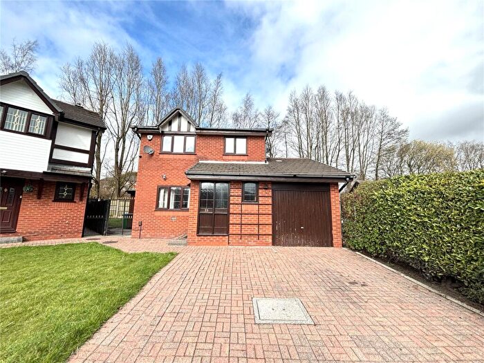 4 Bedroom Detached House To Rent In Bowlers Walk, Rochdale, Greater Manchester, OL12