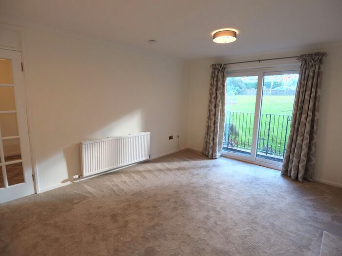 2 Bedroom Flat To Rent In Dirleton Avenue, North Berwick, EH39
