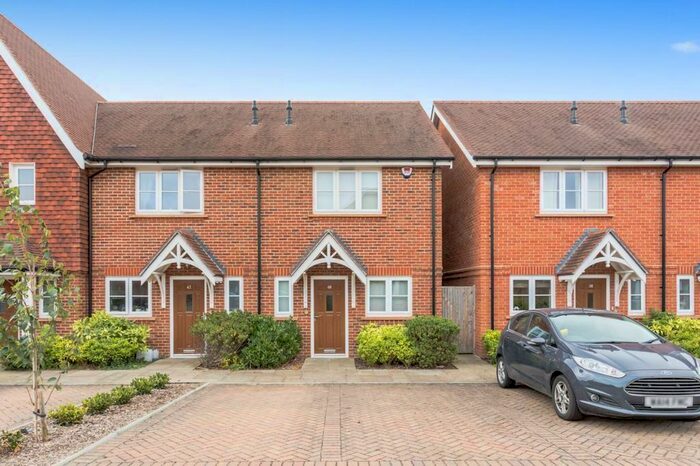 2 Bedroom End Of Terrace House To Rent In Highwood Crescent, Horsham, RH12