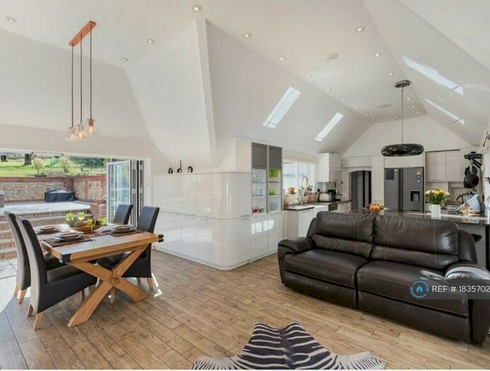 5 Bedroom Detached House To Rent In South Hay, Bordon, GU1