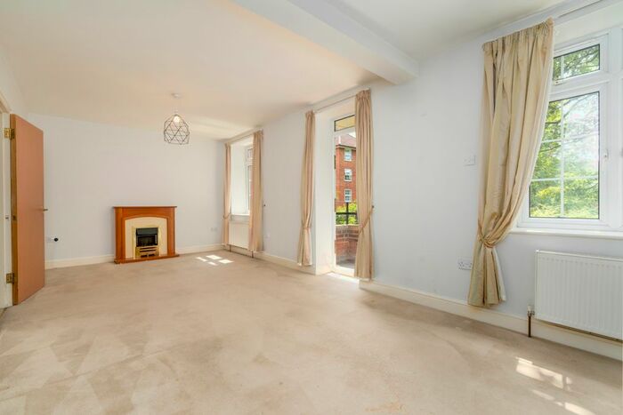 2 Bedroom Flat To Rent In Sable Street, Islington, London, N1
