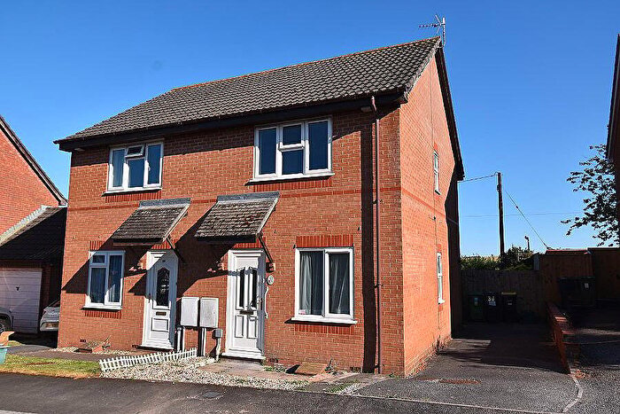 2 Bedroom Semi-Detached House For Sale In Oak Close, Exminster, Exeter, EX6