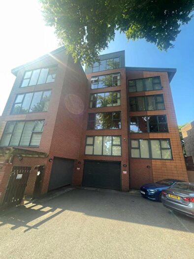 2 Bedroom Flat To Rent In Park Croft, Bury Old Road, M7