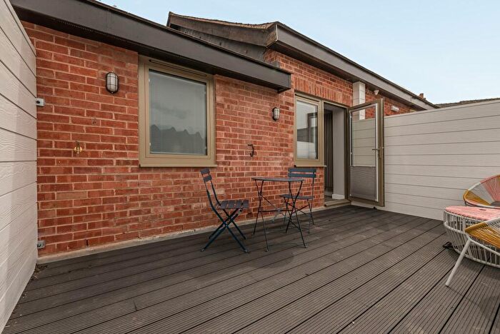 Studio To Rent In Calthorpe Street, Banbury, OX16