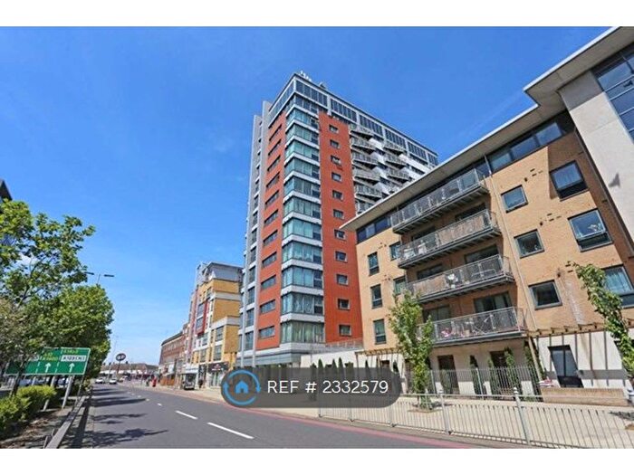 2 Bedroom Flat To Rent In City Gate House, Gants Hill Station, IG2