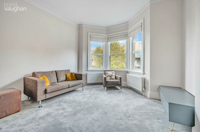 2 Bedroom Flat To Rent In Old Shoreham Road, Hove, East Sussex, BN3