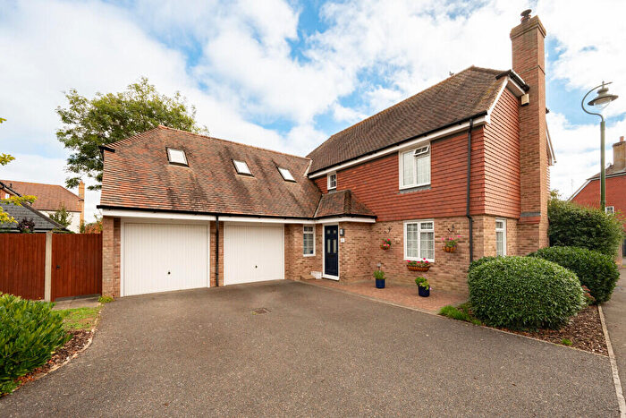 5 Bedroom Detached House For Sale In Luxford Way, Billingshurst, RH14