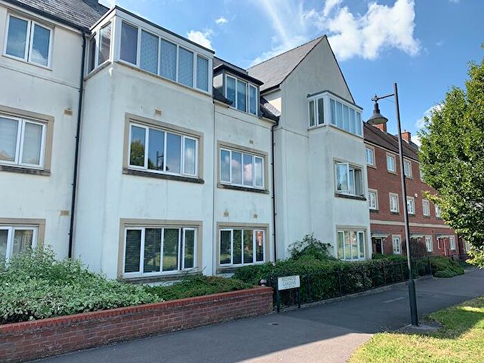 2 Bedroom Flat To Rent In Walton House, Redhouse Way, Swindon, SN25