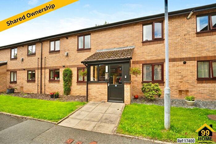 2 Bedroom Flat For Sale In Galloway Court, Pudsey, Leeds, LS28