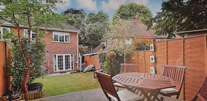 4 Bedroom Semi Detached House To Rent In Eastleigh Close, Sutton, SM2