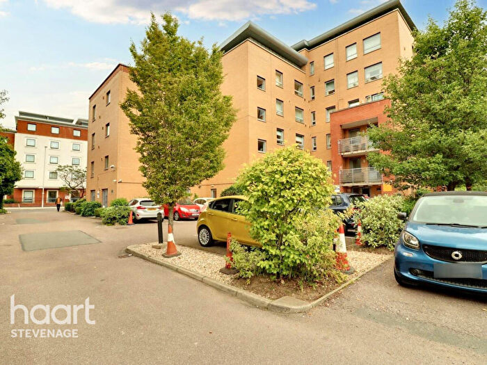 2 Bedroom Retirement Property For Sale In Danestrete, Stevenage, SG1
