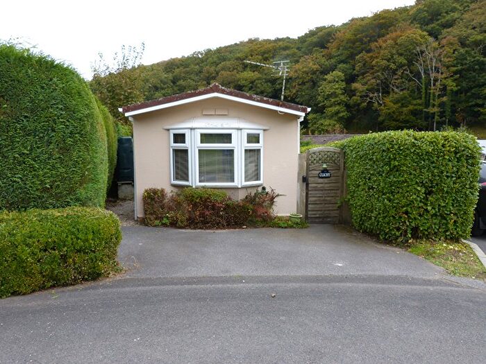 2 Bedroom Mobile/park Home For Sale In Cosawes Park Homes, Perranarworthal, TR3