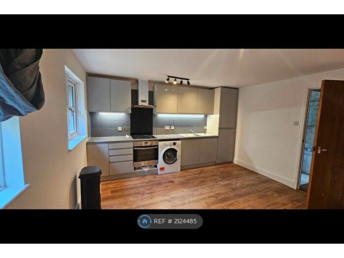 1 Bedroom Flat To Rent In Tavistock Road, West Drayton, UB7