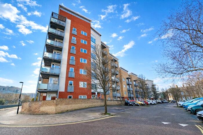 2 Bedroom Flat For Sale In Waterway Avenue, London, SE13