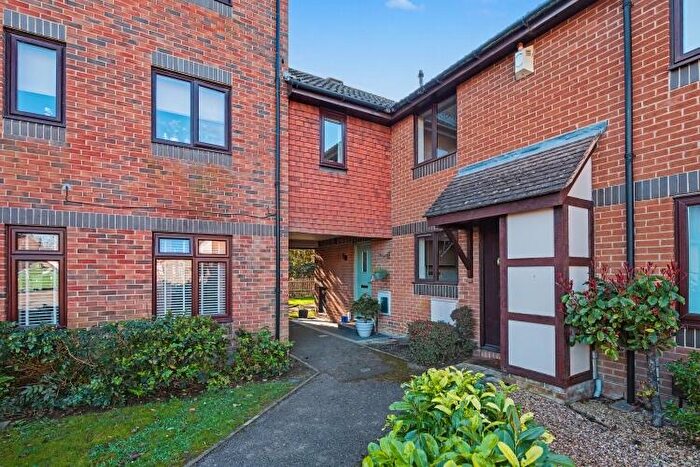 3 Bedroom Terraced House For Sale In Spenlove Close Abingdon, OX14