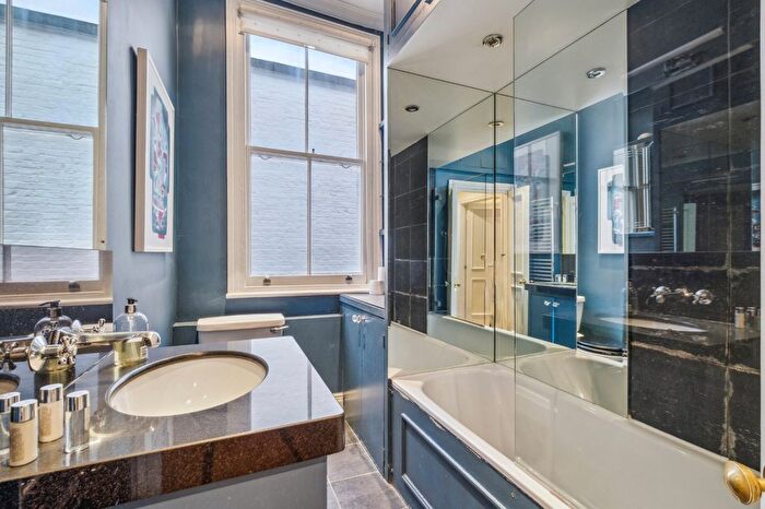 1 Bedroom Flat For Sale In Old Brompton Road, Earls Court, SW5