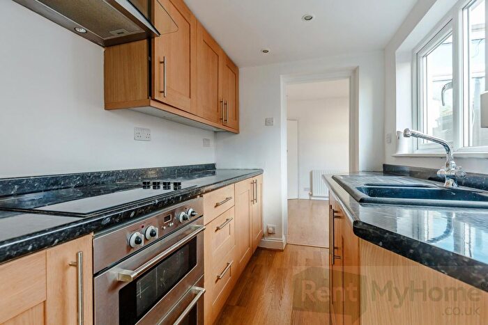 2 Bedroom Property To Rent In Church Road, Swanscombe, DA10