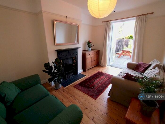 4 Bedroom Semi-Detached House To Rent In Iffley Road, Oxford, OX4