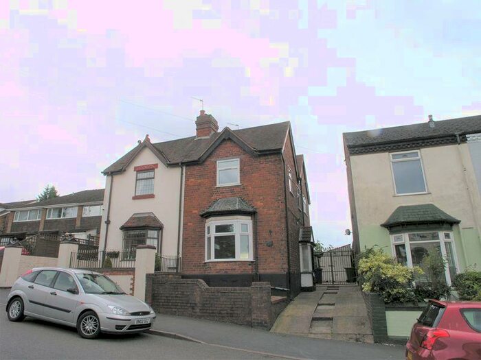 3 Bedroom Semi-Detached House To Rent In Pound Road, Oldbury, B68