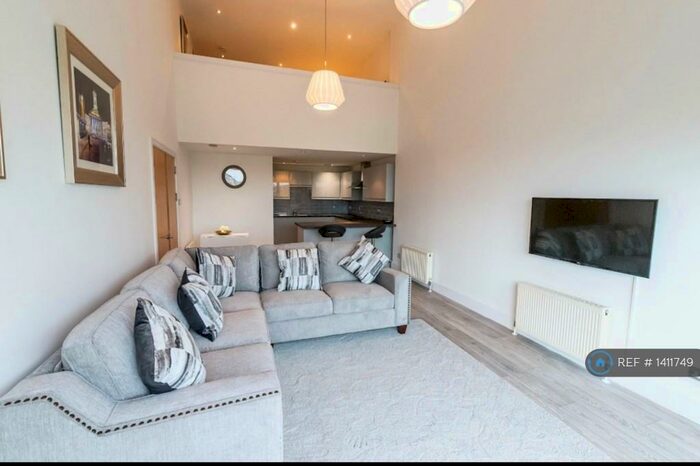 3 Bedroom Flat To Rent In Carnoustie Street, Glasgow, G5