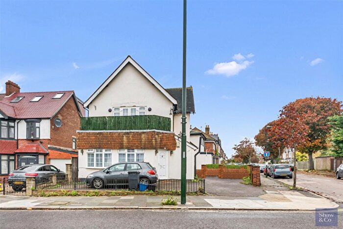 1 Bedroom Maisonette For Sale In Hounslow Road, Whitton, TW2