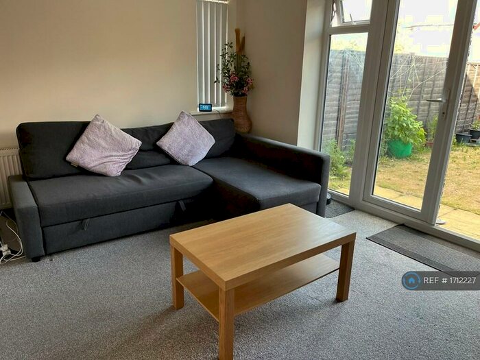 3 Bedroom Semi-Detached House To Rent In Dennis Road, Coventry, CV2