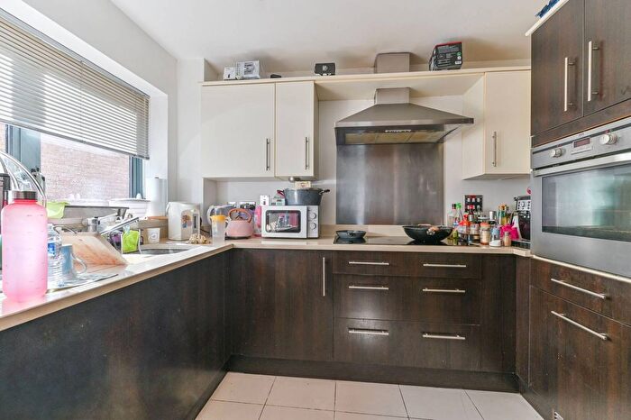 2 Bedroom Flat To Rent In Western Road, Sutton, SM1