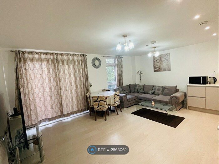 2 Bedroom Flat To Rent In Wych Elm, Harlow, CM20