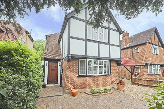 3 Bedroom Property For Sale In Park Avenue, Ruislip, HA4