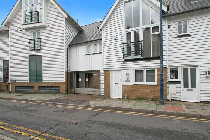 2 Bedroom Cottage To Rent In Brownings Yard, Sea Street, Whitstable, CT5
