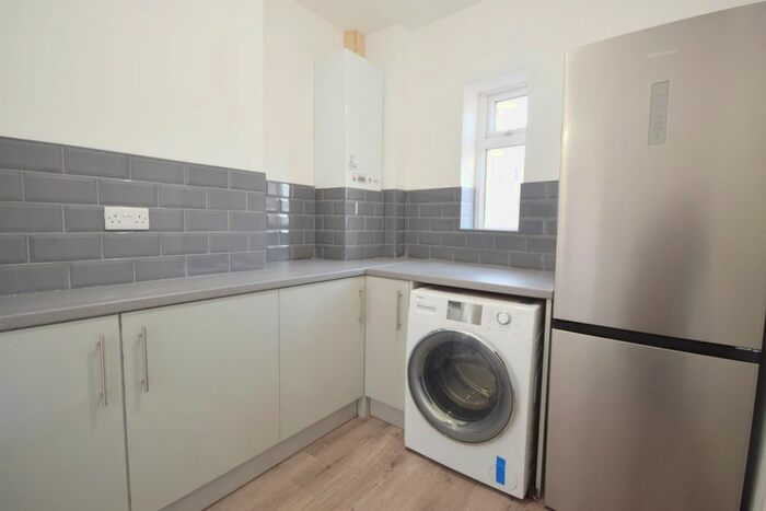 2 Bedroom Flat To Rent In Buckingham Road, Cheadle Hulme, Cheadle SK8