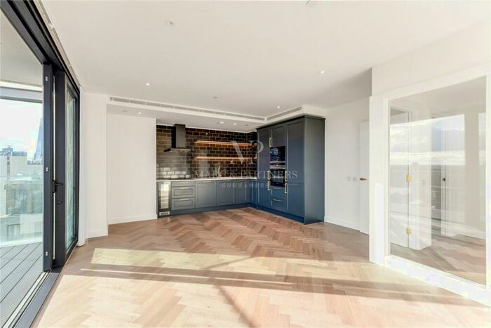 2 Bedroom Apartment To Rent In Gauging Square, London, E1W