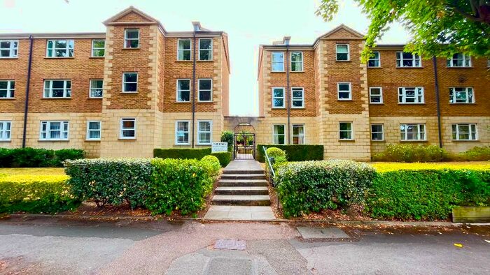 1 Bedroom Apartment To Rent In Walnut Mews, Sutton, Surrey, SM2