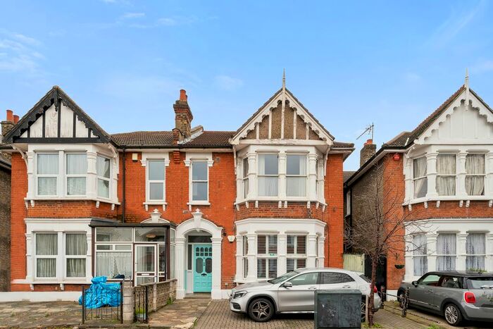 2 Bedroom Flat To Rent In Wanstead Park Avenue, London, E12