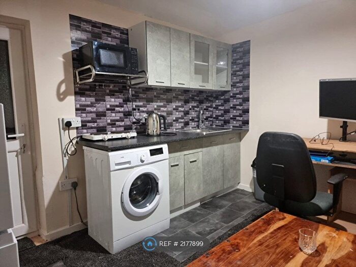 Studio To Rent In Tyseley Lane, Birmingham, B11