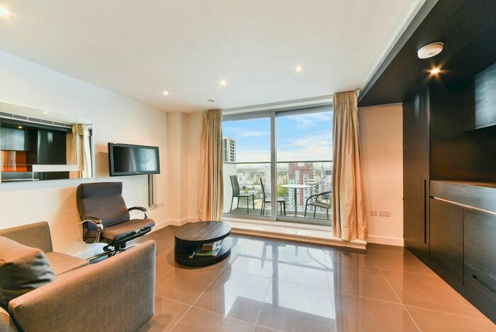 Studio To Rent In West Tower, Pan Peninsula, Canary Wharf, E14