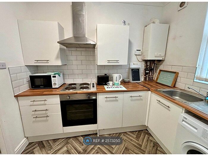 1 Bedroom Flat To Rent In Warbreck Moor, Liverpool, L9