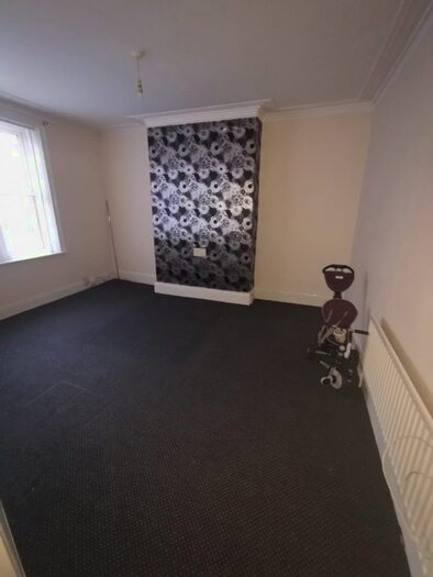 2 Bedroom Flat To Rent In Goschen Street, Gateshead, NE8