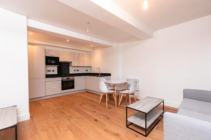 2 Bedroom Apartment To Rent In Mason Street, M4