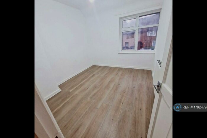 3 Bedroom Terraced House To Rent In Stamford Road, Dagenham, RM9