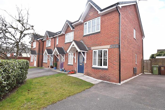 2 Bedroom Town House To Rent In Birch Close, Havercroft, WF4