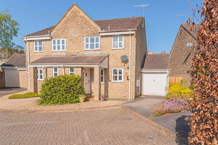 3 Bedroom Semi Detached House For Sale In Ryland Close, Tetbury, GL8