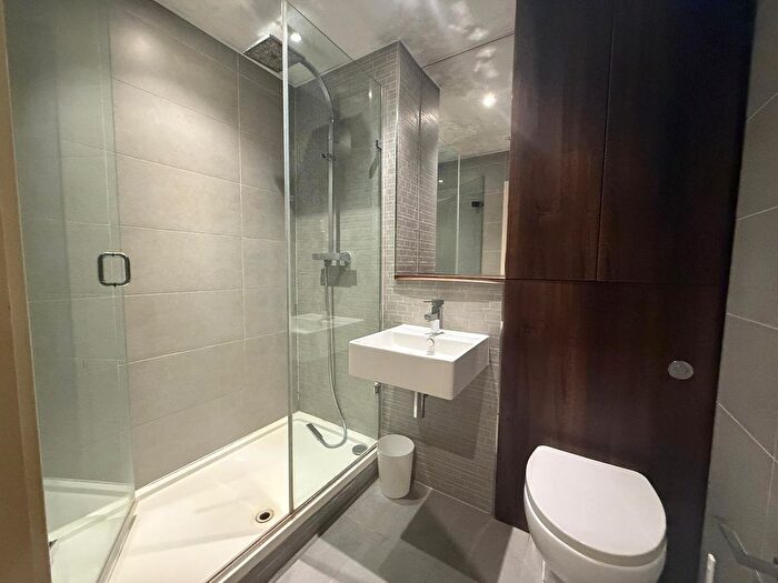 2 Bedroom Flat To Rent In Goodchild Road, London, N4