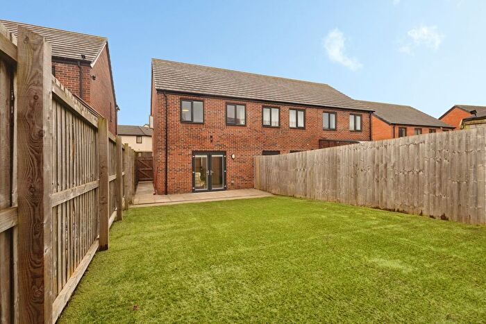 3 Bedroom End Of Terrace House For Sale In Clowes Street, Manchester, Greater Manchester, M12