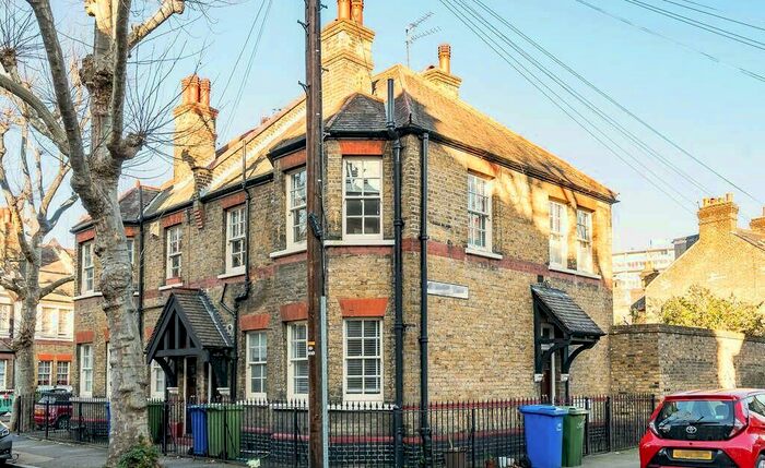 1 Bedroom Apartment To Rent In Villa Street, London, SE17