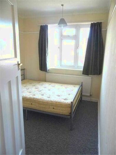 2 Bedroom Flat To Rent In Capthorne Court, Alexandra Avenue, Harrow, HA2