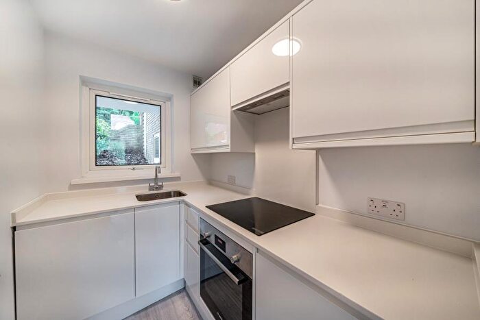 Apartment To Rent In Quarry Street, Guildford, GU1