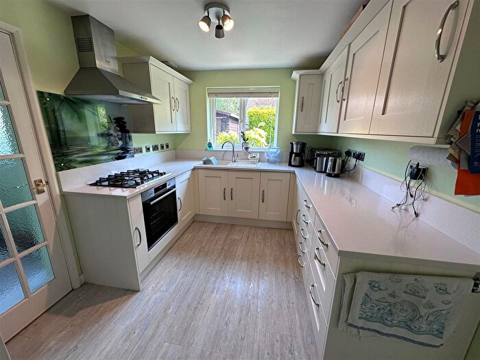 4 Bedroom Detached House For Sale In Maple Close, Calne, SN11
