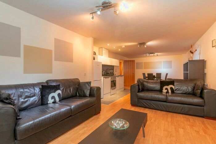 1 Bedroom Apartment To Rent In Islington Gates, Fleet Street, B3
